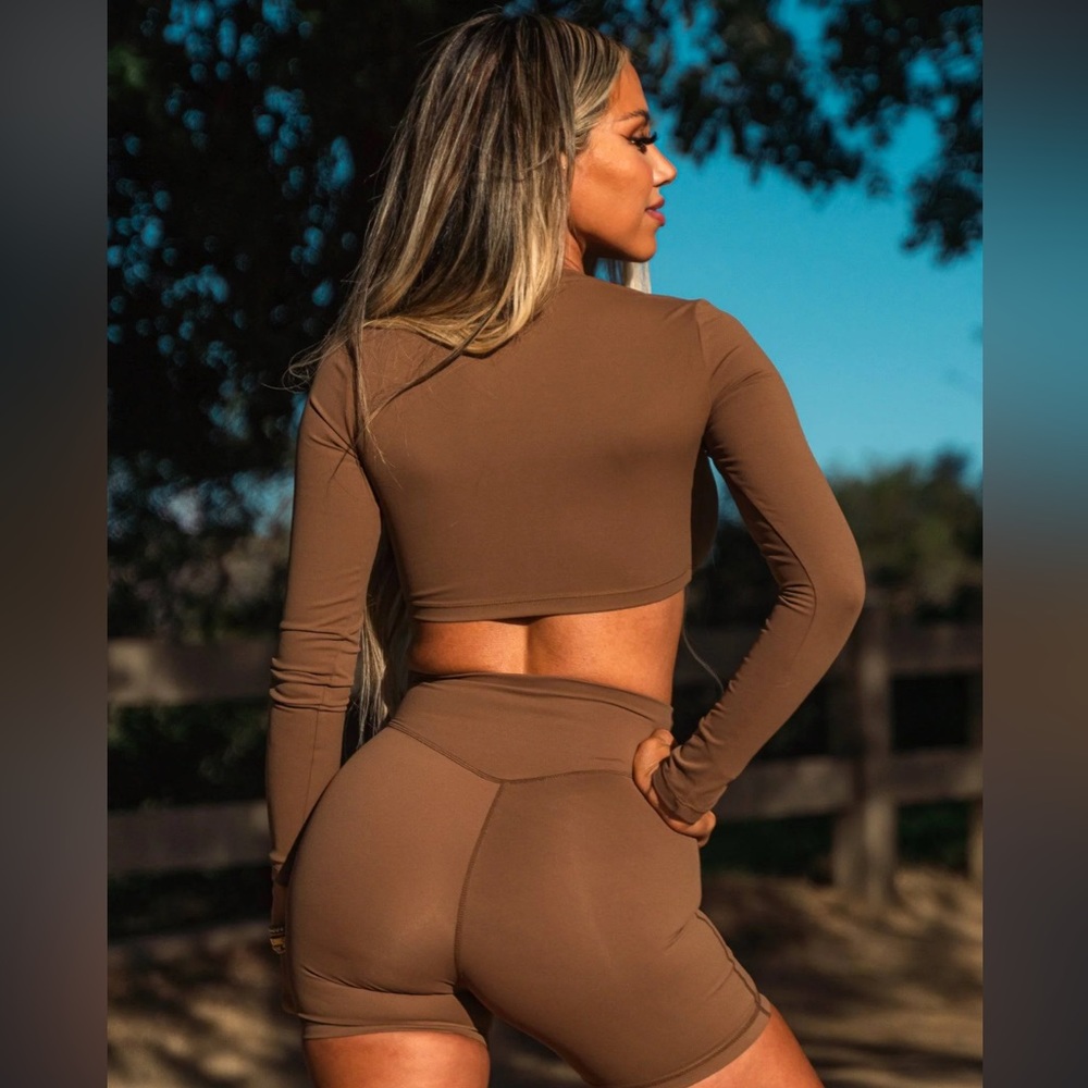 Tahira by KB Boujee Basic Long Sleeve Crop Top & Non Scrunch Gym Shorts Bronze